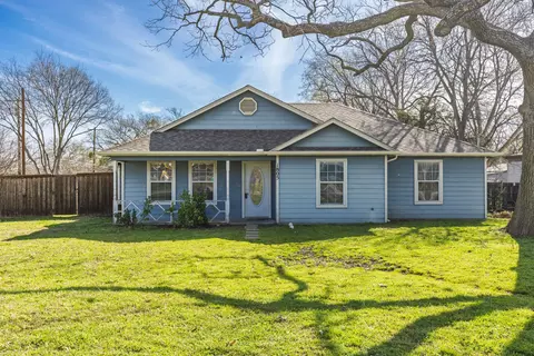 1805 Walnut St, Greenville, TX 75401