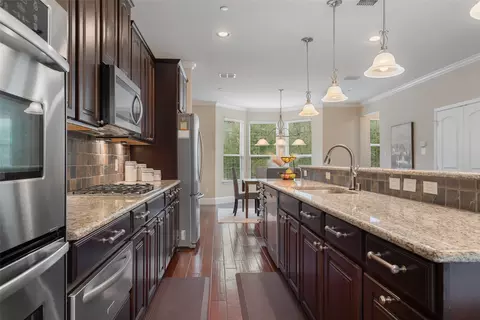 3934 Asbury Ln, Addison, TX 75001