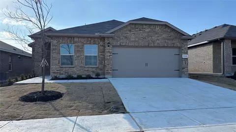 9620 Springmill Ln, Fort Worth, TX 76036