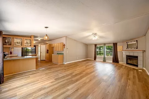 649 Lucky 13 Rd, Pottsboro, TX 75076