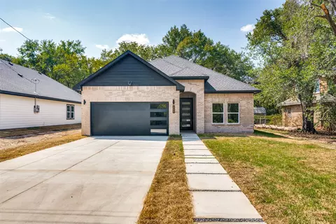 900 Bradleys Bnd, Tool, TX 75143