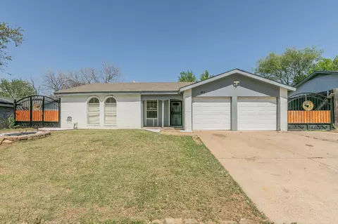 1813 Coronado St, Arlington, TX 76014