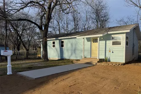 1404 N Wilhite St, Cleburne, TX 76031