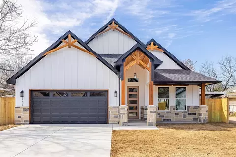 2205 Blandin St, Fort Worth, TX 76111