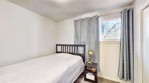 Bedroom - 1613 Willow Ln, Euless, TX 76039 photo 5 of 6