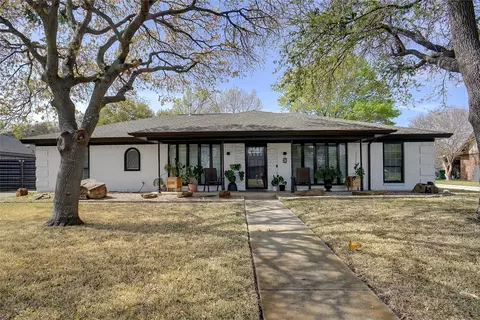 1709 Louella Ct, Hurst, TX 76054