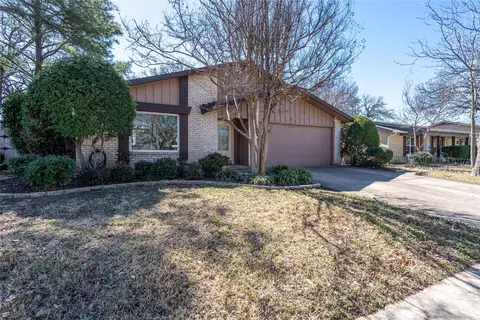 3020 White Oak Ln, Bedford, TX 76021