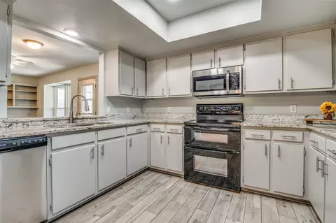 417 Ash Ln, Lancaster, TX 75146 photo 12