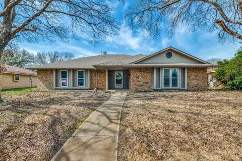 417 Ash Ln, Lancaster, TX 75146