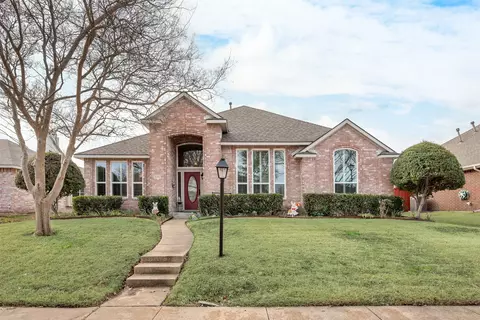 8310 Greenspoint Dr, Rowlett, TX 75088