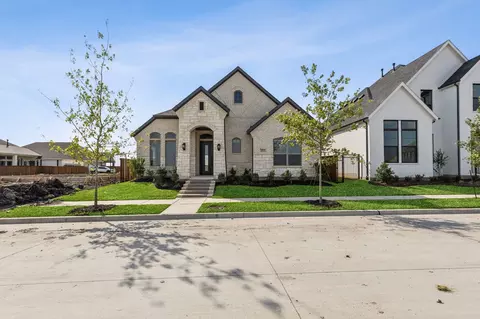 9717 Dahlia Blvd, Heathridge, TX 75126