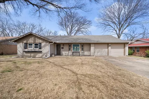 5820 Wales Ave, Fort Worth, TX 76133