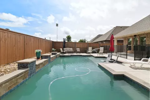 1717 Emerald Tree Pl, Aubrey, TX 76227