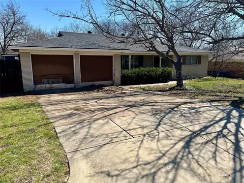 2362 Capri Dr, Fort Worth, TX 76114