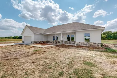 1210 E Gibtown Rd, Poolville, TX 76487