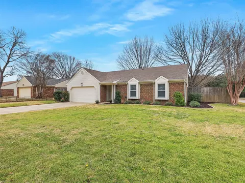 600 Winter Wood Dr, Grapevine, TX 76051
