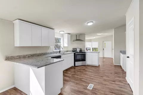 5100 Waterbury Ct, Granbury, TX 76048