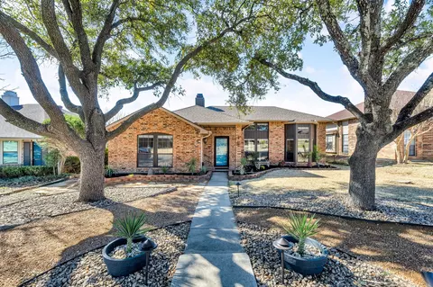 5 Indianola Cir, The Colony, TX 75056