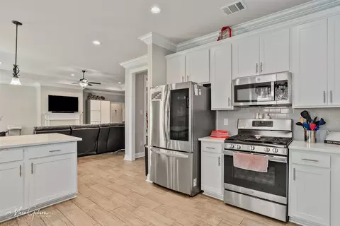 Kitchen - 131 Brimestone Loop, Benton, LA 71006 photo 3 of 3