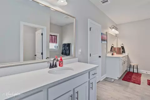 Bath - 131 Brimestone Loop, Benton, LA 71006 photo 3 of 6