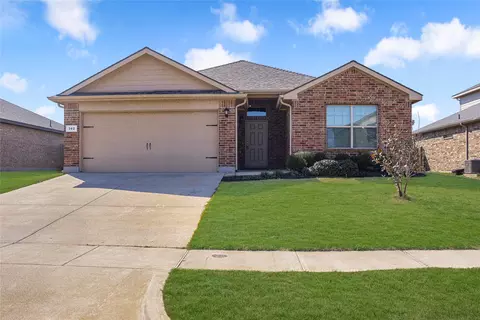 302 Triple Crown Ln, Ponder, TX 76259