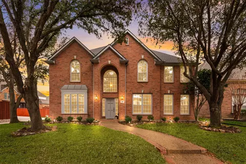 518 Green Apple Dr, Garland, TX 75044