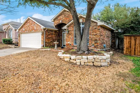 6720 Day Dr, Fort Worth, TX 76132