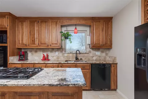 97 Elbert Rd, Van Alstyne, TX 75495 photo 4