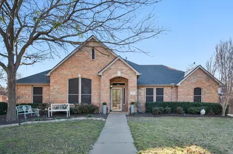 712 Mockingbird Ct, Crowley, TX 76036