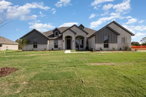 260 Crystal Lake Ln, Red Oak, TX 75154