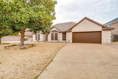 2315 S Branch Dr, Arlington, TX 76001