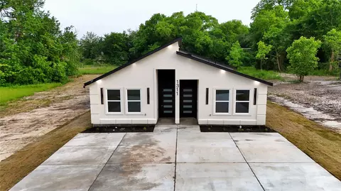 1311 Oneal St, Commerce, TX 75428 photo 3