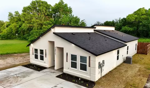 1311 Oneal St, Commerce, TX 75428 photo 2