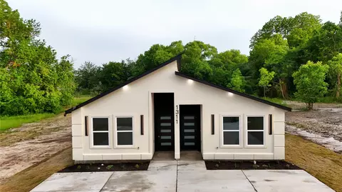 1311 Oneal St, Commerce, TX 75428