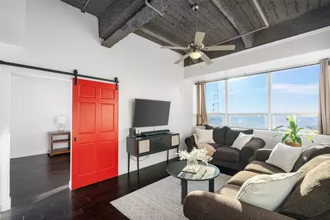 511 N Akard St #1502, Dallas, TX 75201