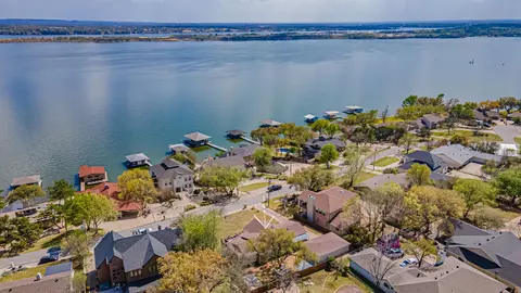 5000 Rio Vista Dr, Granbury, TX 76049