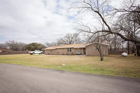 163 Rambling Oaks Rd, Graham, TX 76450