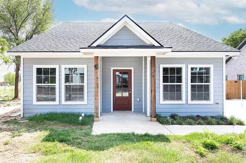 205 W Cherry, Nocona, TX 76255