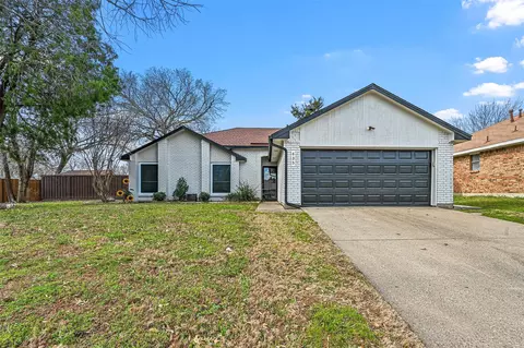 635 Thornhill Ln, Garland, TX 75040