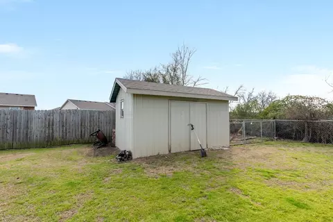 212 E Pine St, Mabank, TX 75147 photo 24