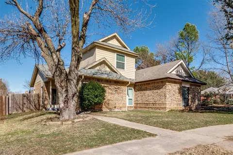 708 Bordeaux Dr, Euless, TX 76039