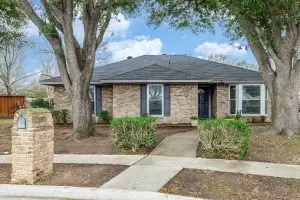 2302 Royal Oaks Cir, Garland, TX 75040