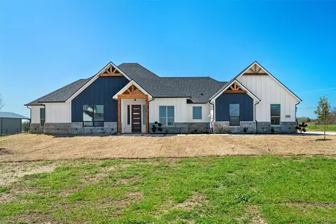 770 E Fm 813, Palmer, TX 75152