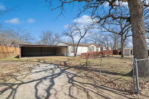 1505 Mockingbird Ln, Pelican Bay, TX 76020