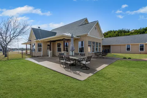 2118 Darby Dan Ct, Granbury, TX 76049