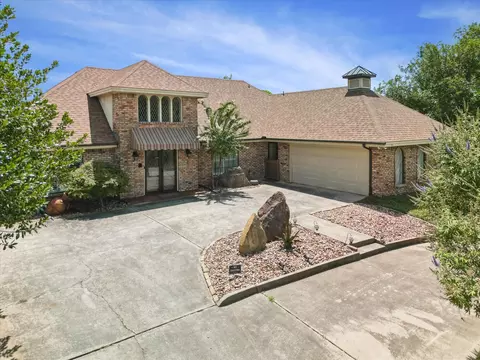 6512 Riviera Dr, North Richland Hills, TX 76180