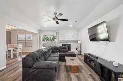7037 Misty Meadow Dr S, Fort Worth, TX 76133