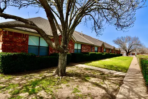 928 Austin Ct, Weatherford, TX 76086