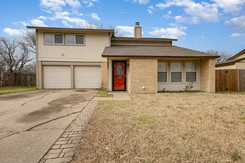 506 Royal Valley Rd, Grand Prairie, TX 75052