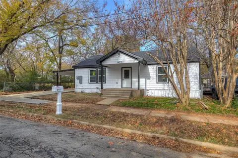 1422 W Austin St, Paris, TX 75460